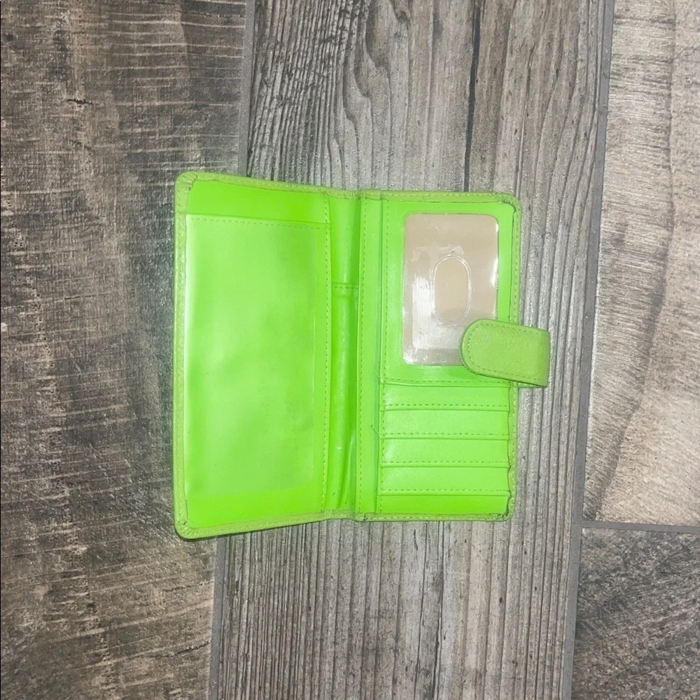 Buxton Vibrant Green leather Wallet